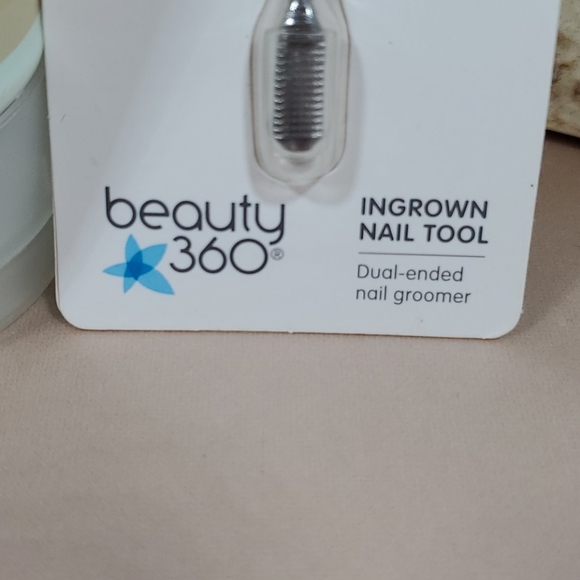 Pedicure foot bath w steel cuticle pusher